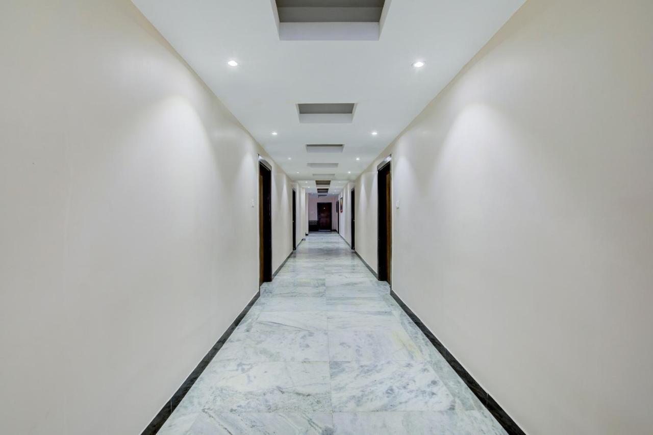 Oyo 1545 Hotel Shivani International Ahmedabad Exterior foto