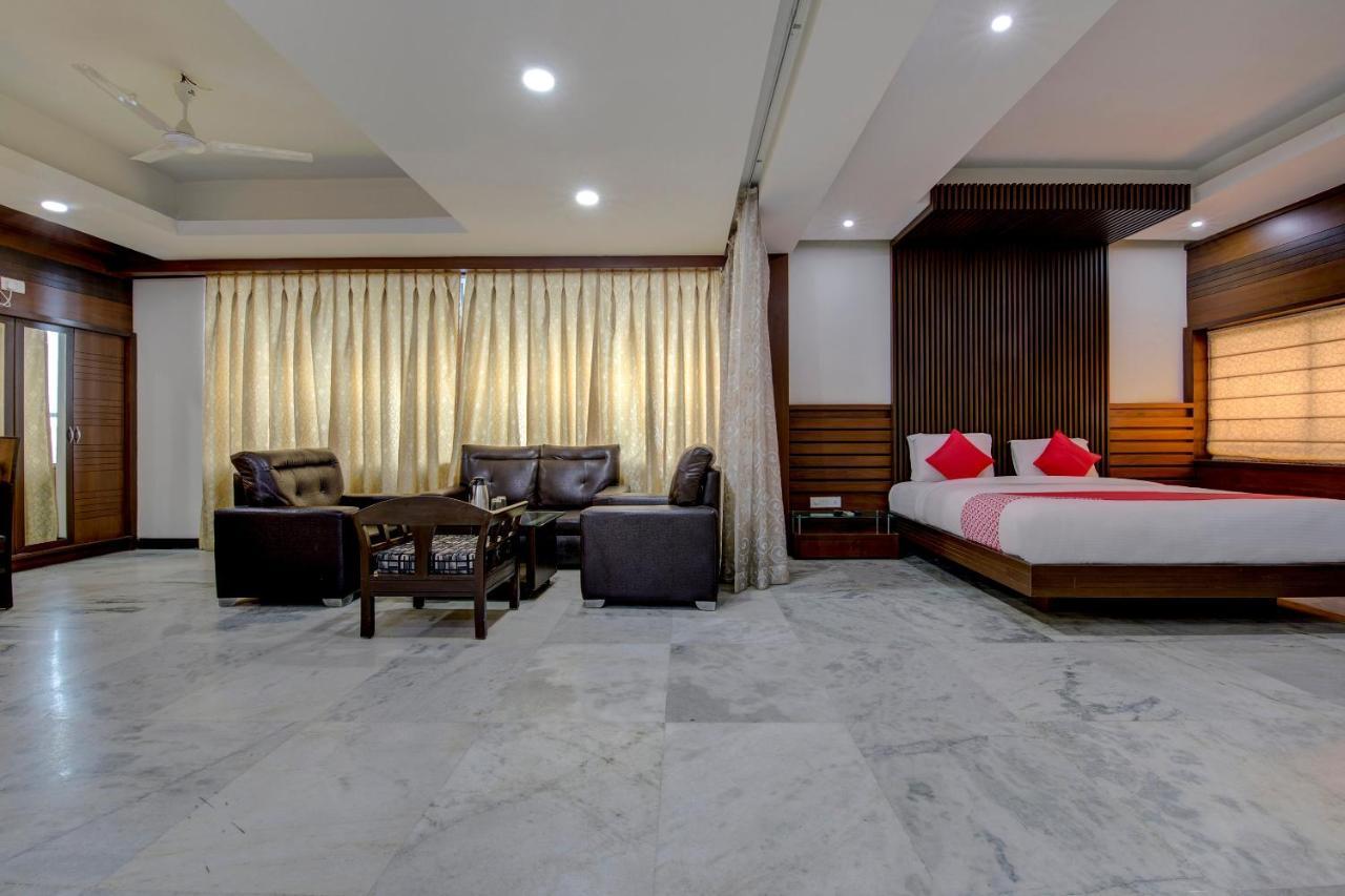 Oyo 1545 Hotel Shivani International Ahmedabad Exterior foto