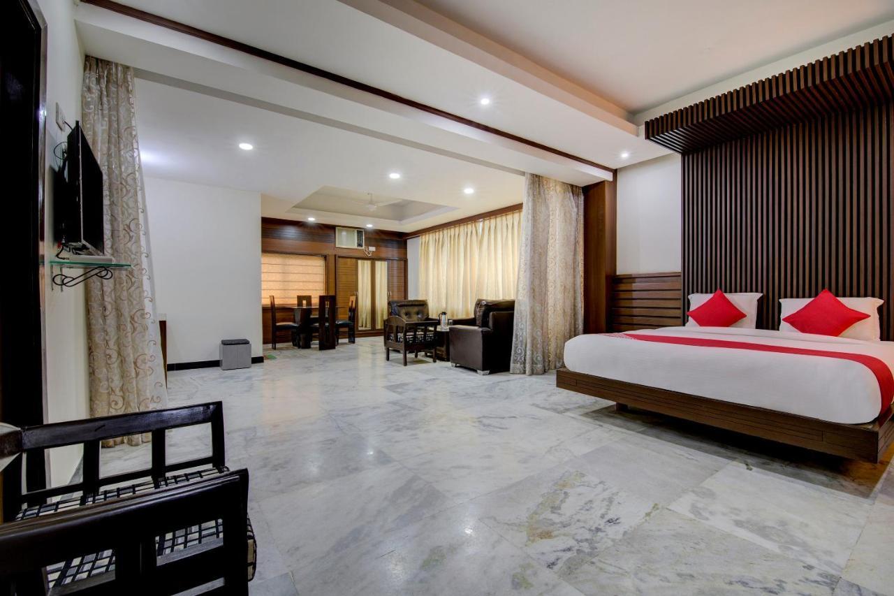 Oyo 1545 Hotel Shivani International Ahmedabad Exterior foto