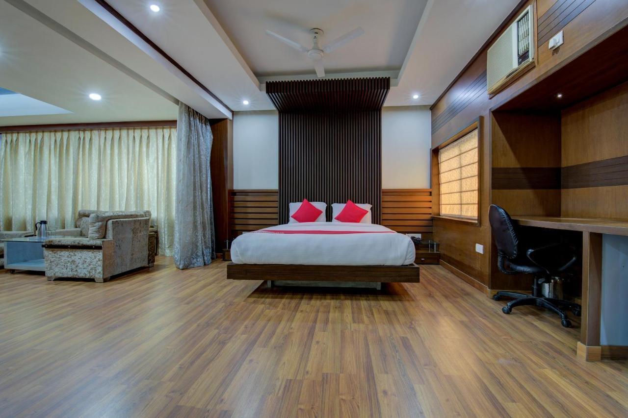 Oyo 1545 Hotel Shivani International Ahmedabad Exterior foto