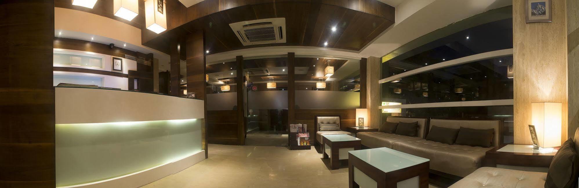 Oyo 1545 Hotel Shivani International Ahmedabad Exterior foto